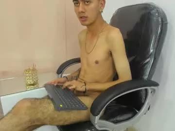 logan_wolf_ from Chaturbate is Freechat
