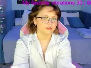 nina_lunaa from Chaturbate is Freechat