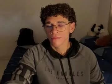 tom_blue10 from Chaturbate is Freechat