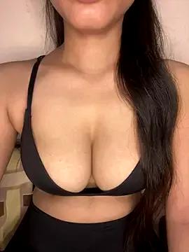 _juliaa04 from StripChat is Freechat