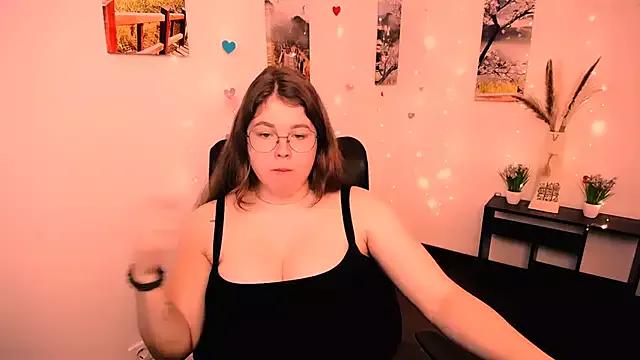 _Lovely_Mary from StripChat is Freechat