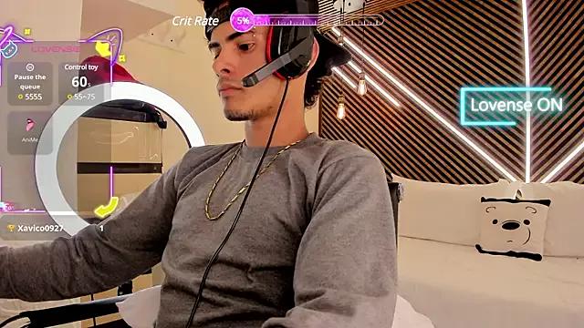 _white_fox_1 from StripChat is Freechat