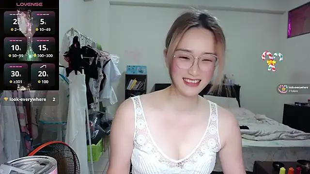 a-liliko from StripChat is Freechat