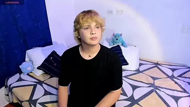 Photos of adam_angelssss from StripChat is Freechat