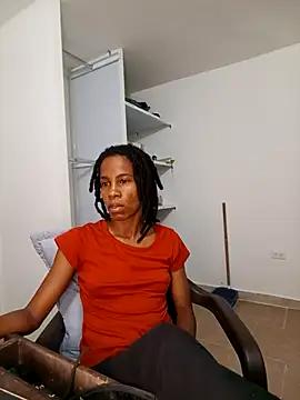 africa_deluxe from StripChat is Freechat