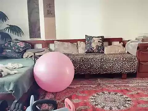 Aisha-AA from StripChat is Freechat