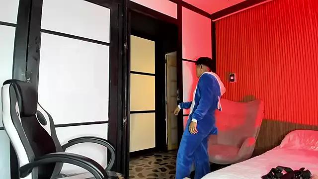 AlanRed_ from StripChat is Freechat
