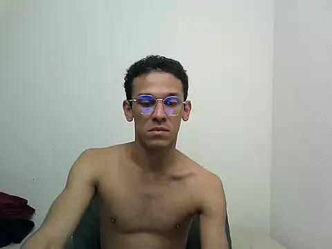 alejandromaagno from StripChat is Freechat