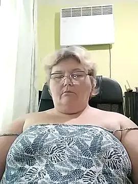 AlenushkaGold from StripChat is Freechat