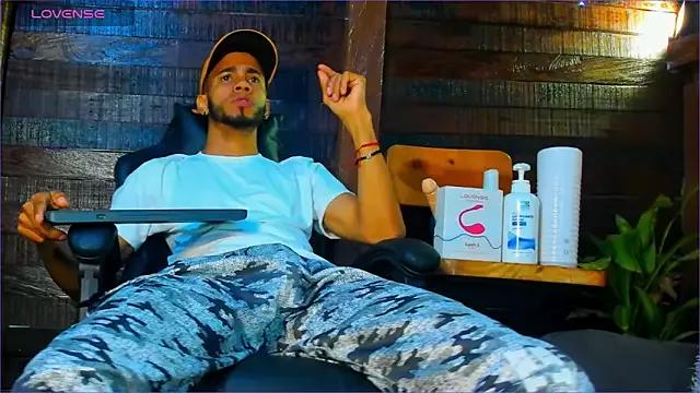 Alex_bigcock11_ from StripChat is Freechat