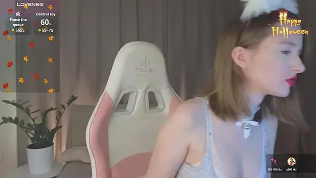 AlexsisFaee from StripChat is Freechat