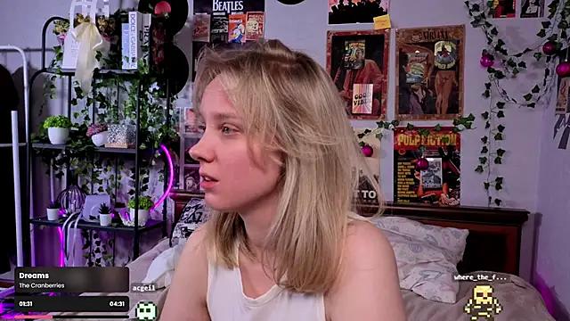AliciaParkerf from StripChat is Freechat
