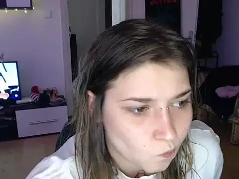 AlienforTwenty from StripChat is Freechat