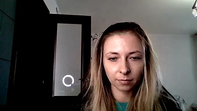 AlinedClucking from StripChat is Freechat