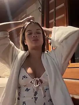 Alisha-Bond from StripChat is Freechat