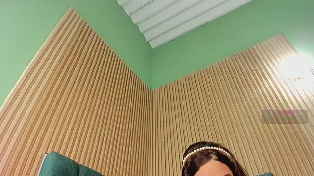 AlomdraPeach from StripChat is Freechat