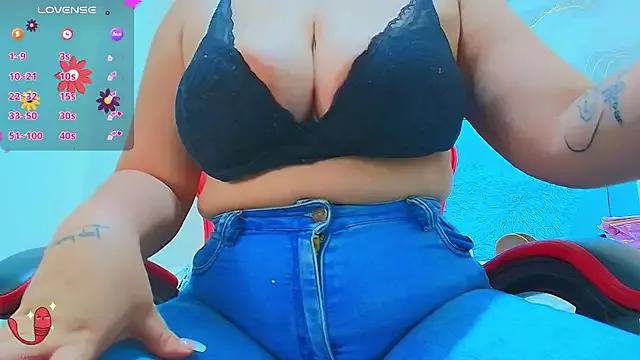 anapau_cooper from StripChat is Freechat