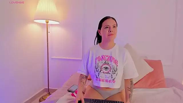 angelica_cross_ from StripChat is Freechat