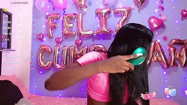 antonella_wolfe from StripChat is Freechat