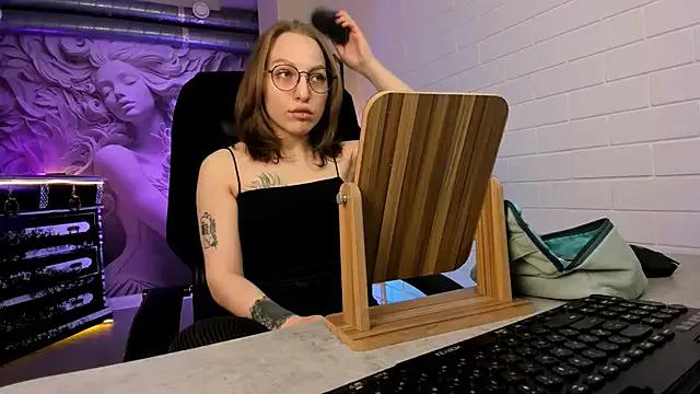 AphexQueen from StripChat is Freechat