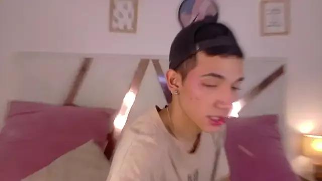 AprilSnow__ from StripChat is Freechat