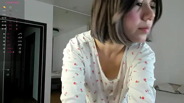 Photos of Ara_Burnard from StripChat is Freechat