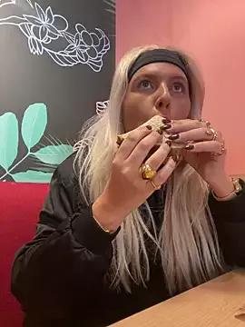 Arabellalee23 from StripChat is Freechat