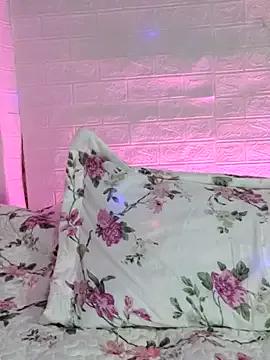 Ariana2017 from StripChat is Freechat