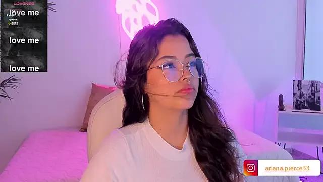 Ariana_Pierce from StripChat is Freechat