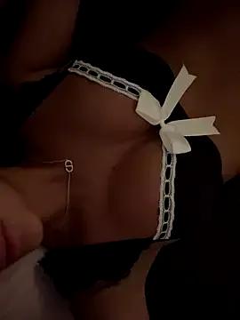 AriannaIsabellax from StripChat is Freechat