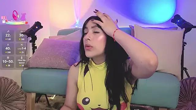 AshlynnLowe from StripChat is Freechat