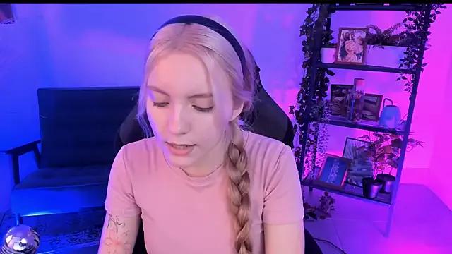 AuroraWrenfield from StripChat is Freechat