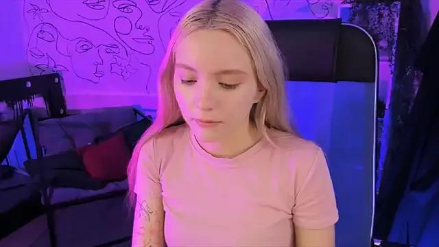 AuroraWrenfield from StripChat is Freechat