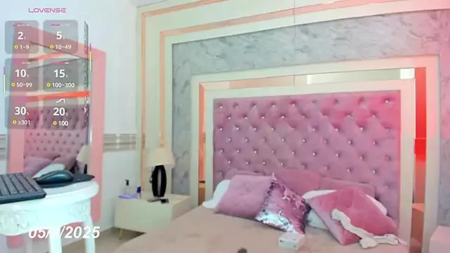 Avril_Naughty from StripChat is Freechat