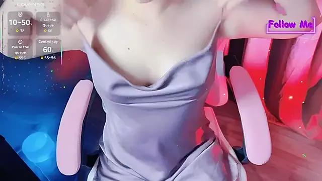 BabeFaceless from StripChat is Freechat