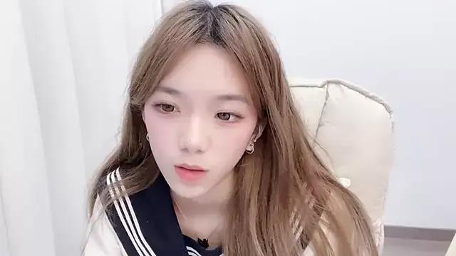 babyting-888- from StripChat is Freechat