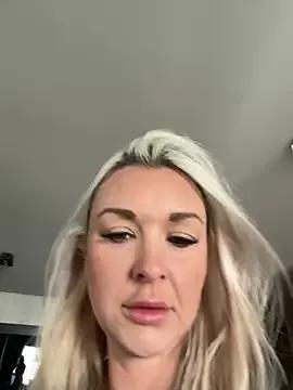 Bella-Tight from StripChat is Freechat