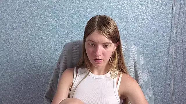 Bella_kallen from StripChat is Freechat