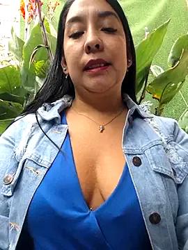 Bella_keny from StripChat is Freechat