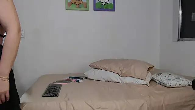 Bellabbys from StripChat is Freechat