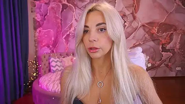 BellaRayyy from StripChat is Freechat
