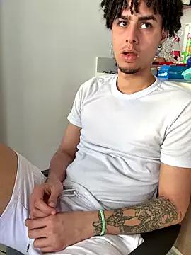 bigryann23 from StripChat is Freechat