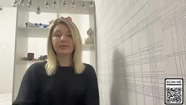 Blondie_xoxoxo from StripChat is Freechat