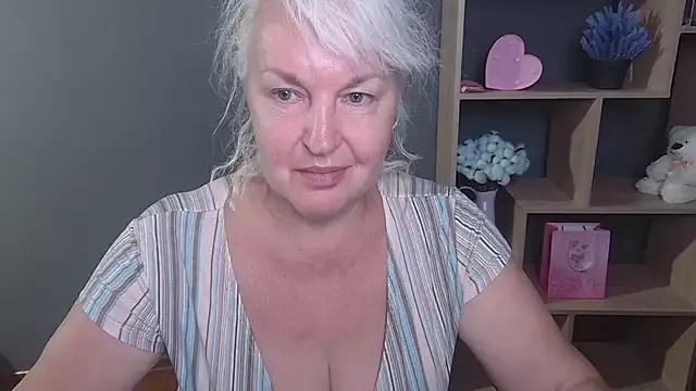 BlondyLeeBest from StripChat is Freechat