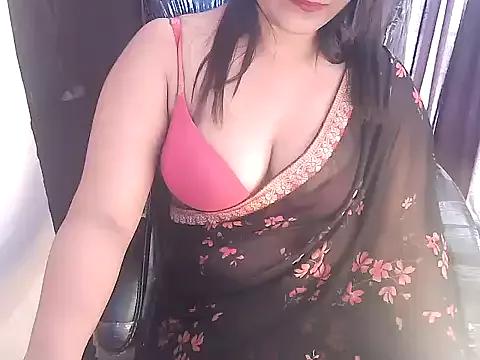 bold_kiara from StripChat is Freechat