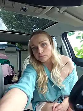 Bondgirl_013 from StripChat is Freechat