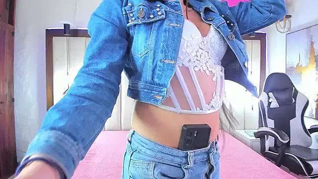 Bonny_Bonss from StripChat is Freechat