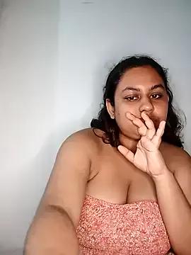 bumblebeegirl from StripChat is Freechat