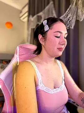 Busty_Lina from StripChat is Freechat