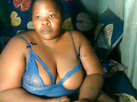 BustyqueenAss from StripChat is Freechat